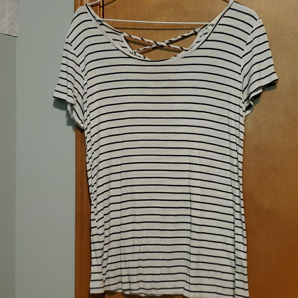 Short sleeve tee